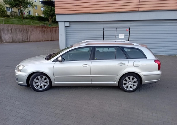 Toyota Avensis cena 17900 przebieg: 252123, rok produkcji 2008 z Stary Sącz małe 781